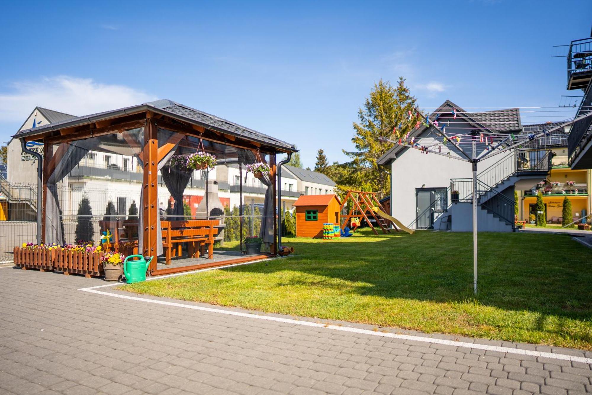 Magnolia Pokoje I Apartamenty Debki Bagian luar foto
