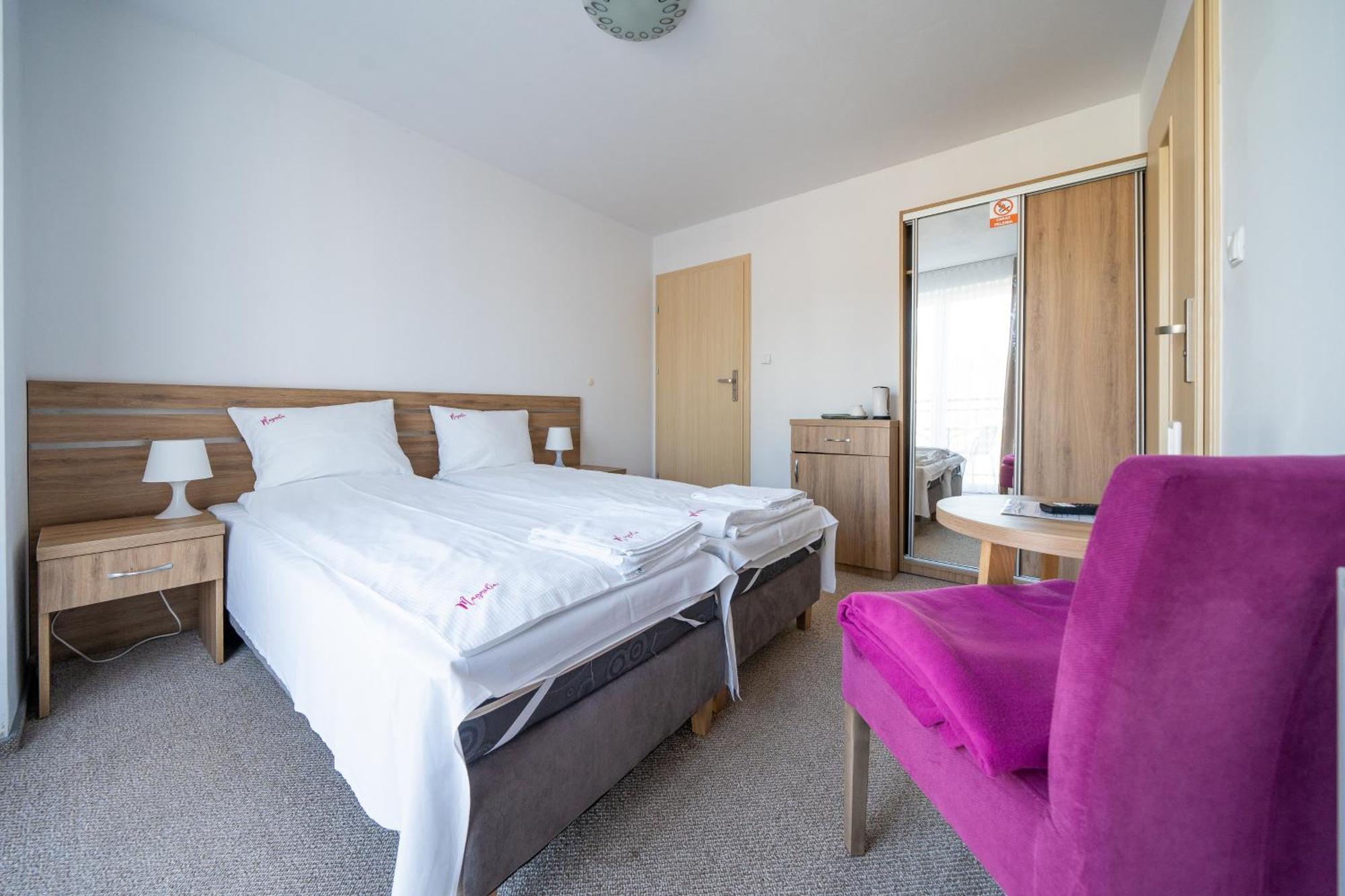 Magnolia Pokoje I Apartamenty Debki Bagian luar foto