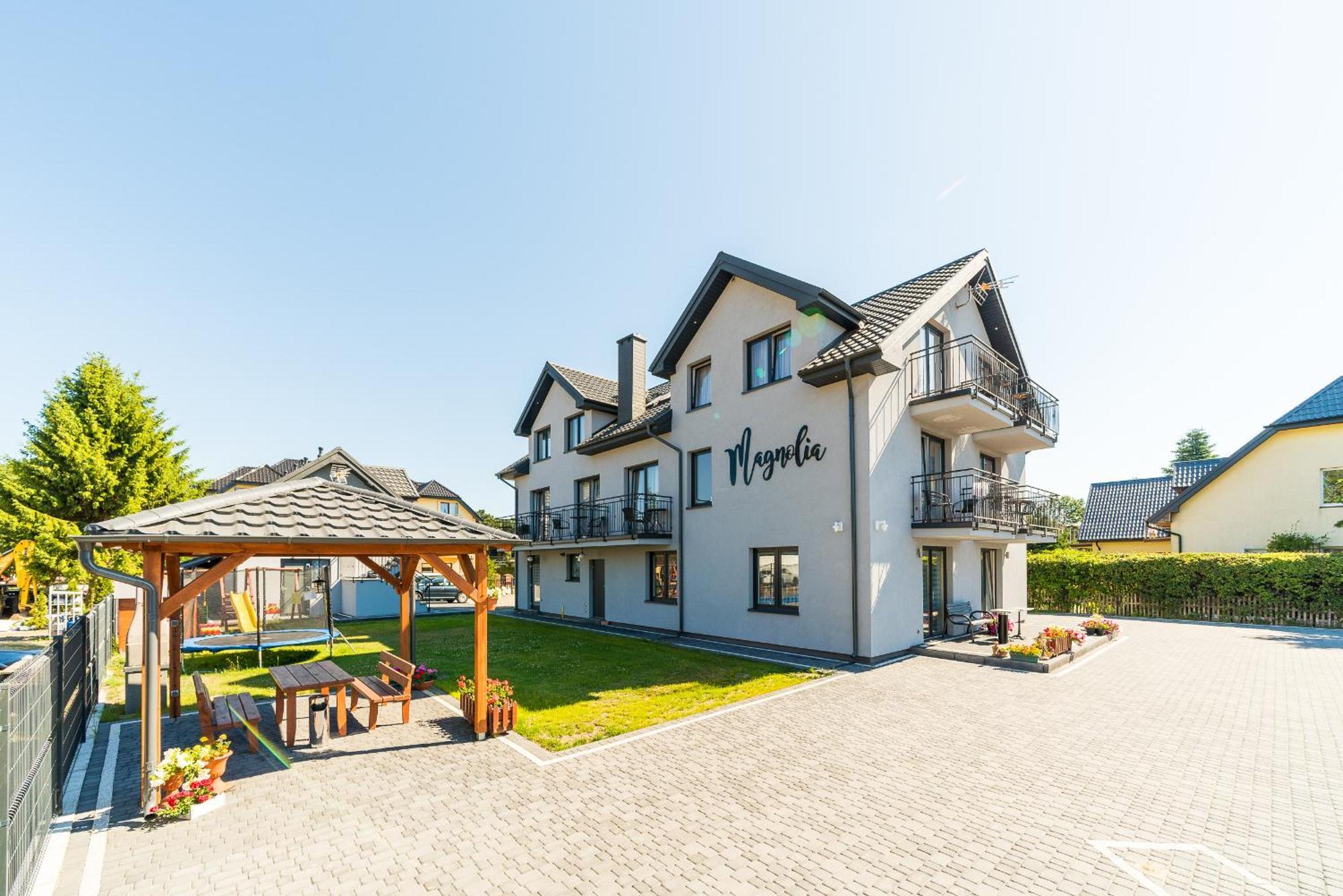Magnolia Pokoje I Apartamenty Debki Bagian luar foto