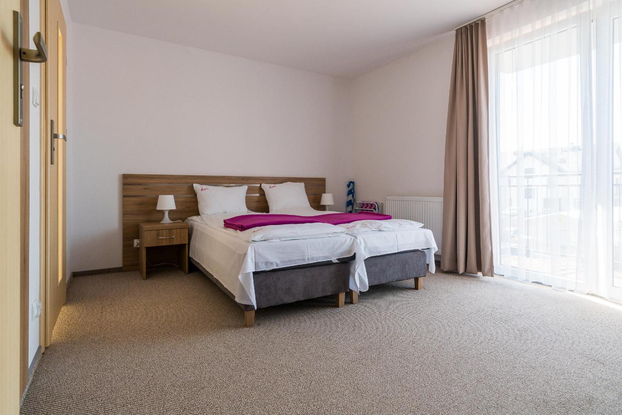 Magnolia Pokoje I Apartamenty Debki Bagian luar foto