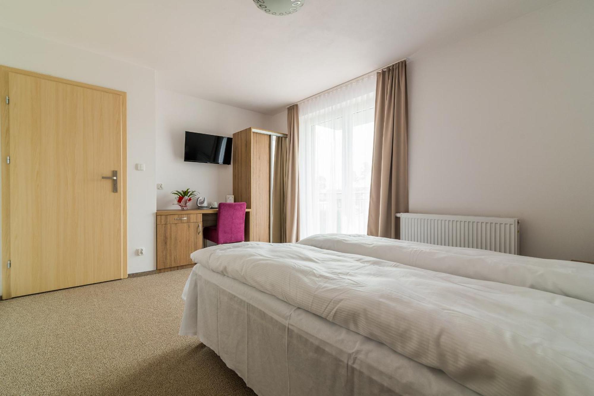 Magnolia Pokoje I Apartamenty Debki Bagian luar foto