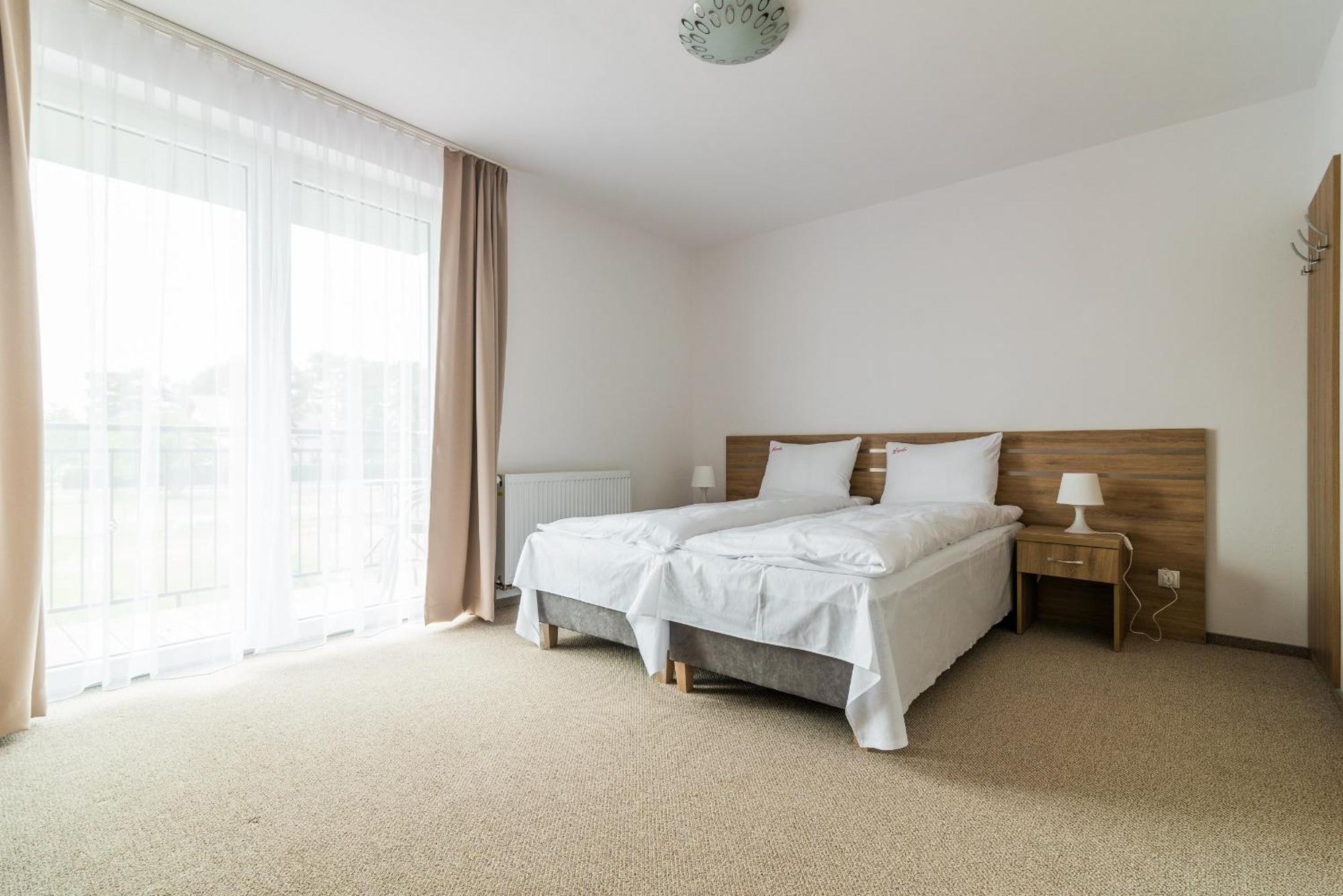 Magnolia Pokoje I Apartamenty Debki Bagian luar foto