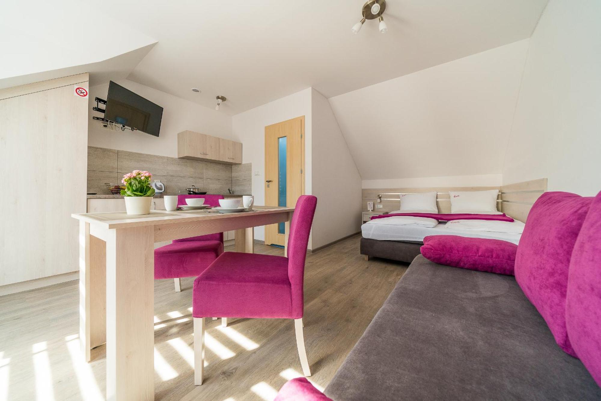 Magnolia Pokoje I Apartamenty Debki Bagian luar foto
